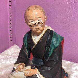 Vintage Hakata Urasaki Japanese Woman Sitting Ceramic Figurine Retro Painted GUC
